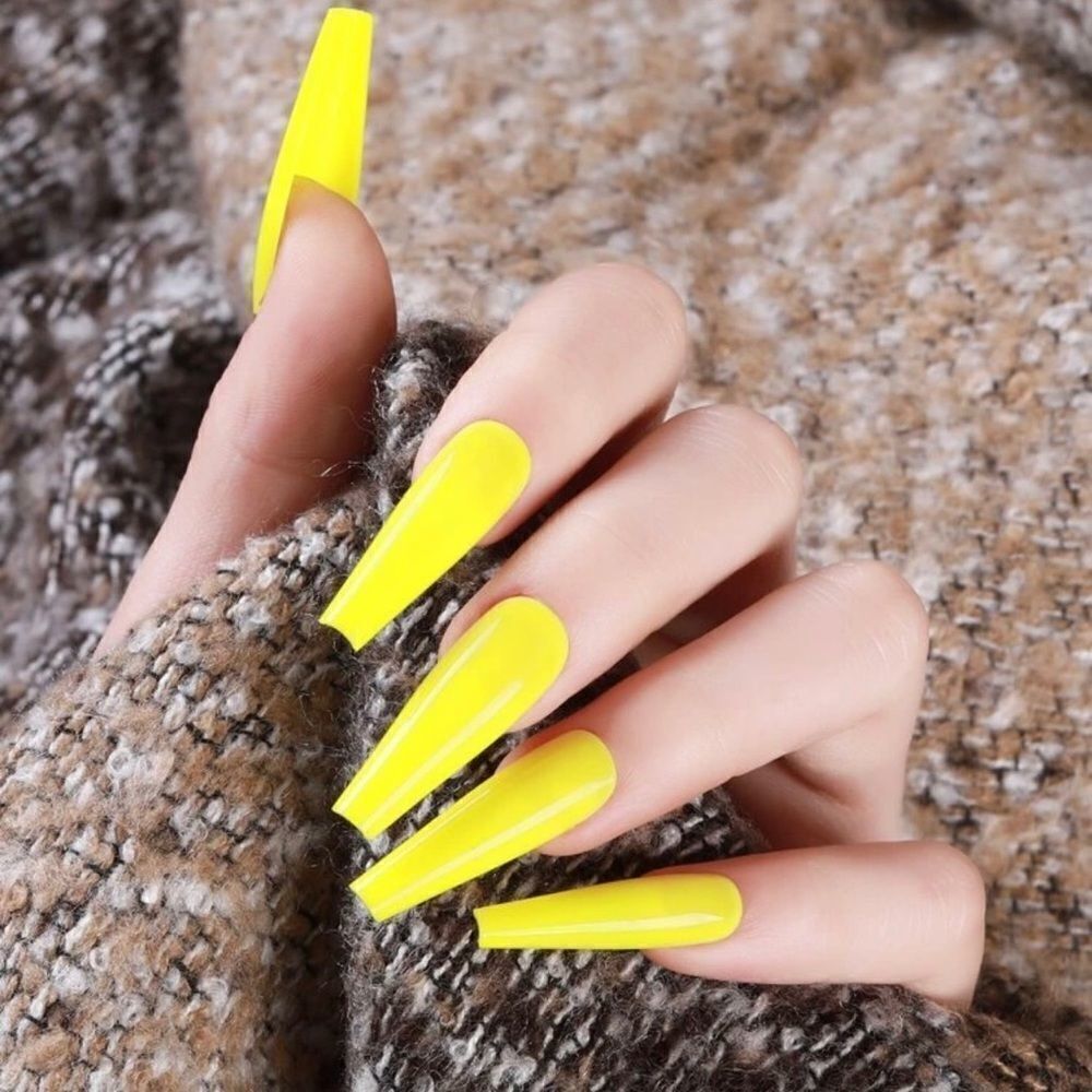 24 Piece Press On Nail Set